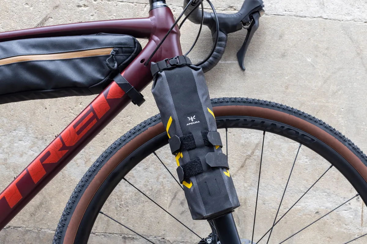 Apidura Expedition Cargo Fork Pack (1.3L) on Trek Checkpoint ALR Driftless