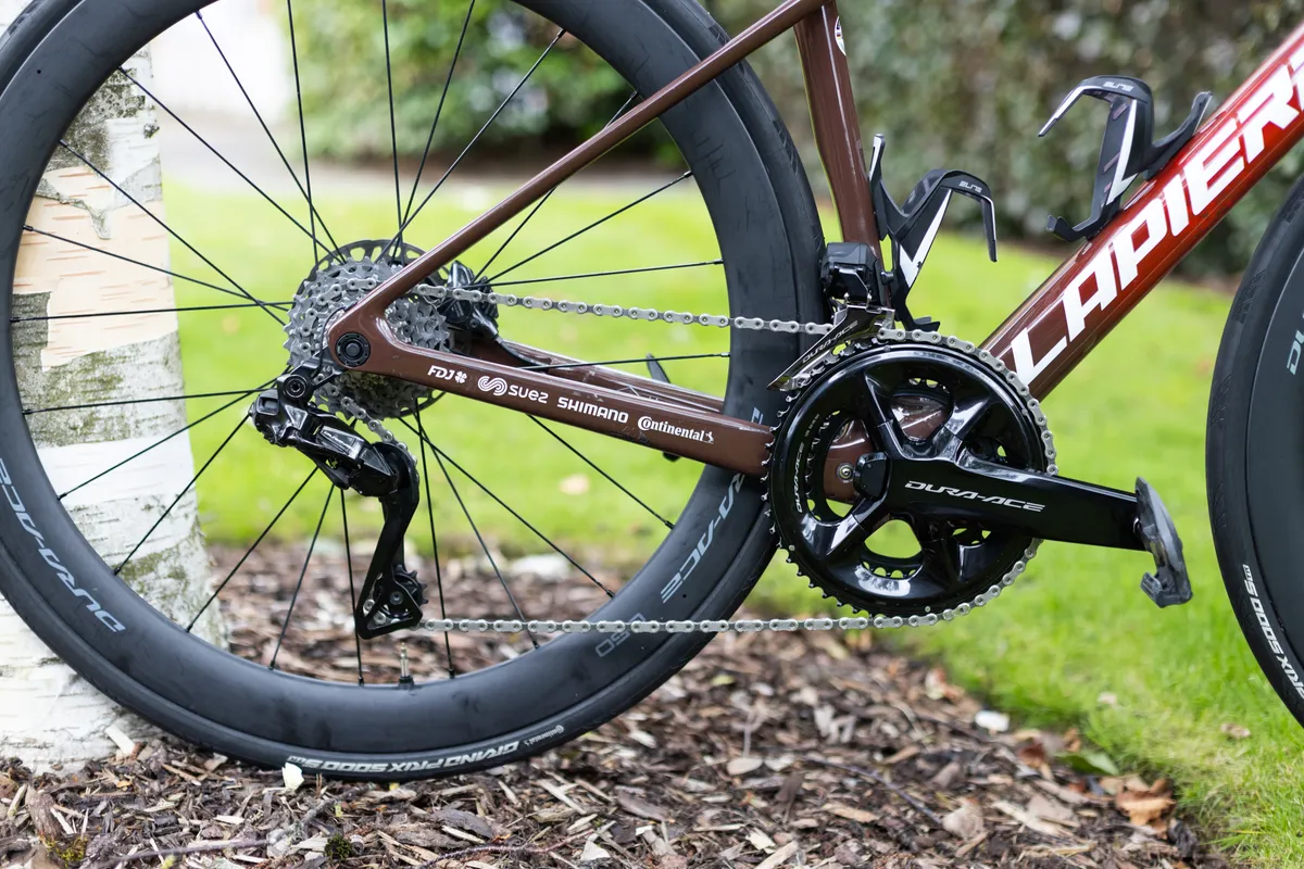 Shimano Dura-Ace Di2 R9200 on Cecilie Uttrup Ludwig's Lapierre Xelius SL resting on grass