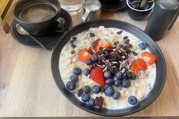 Porridge and coffee on a table