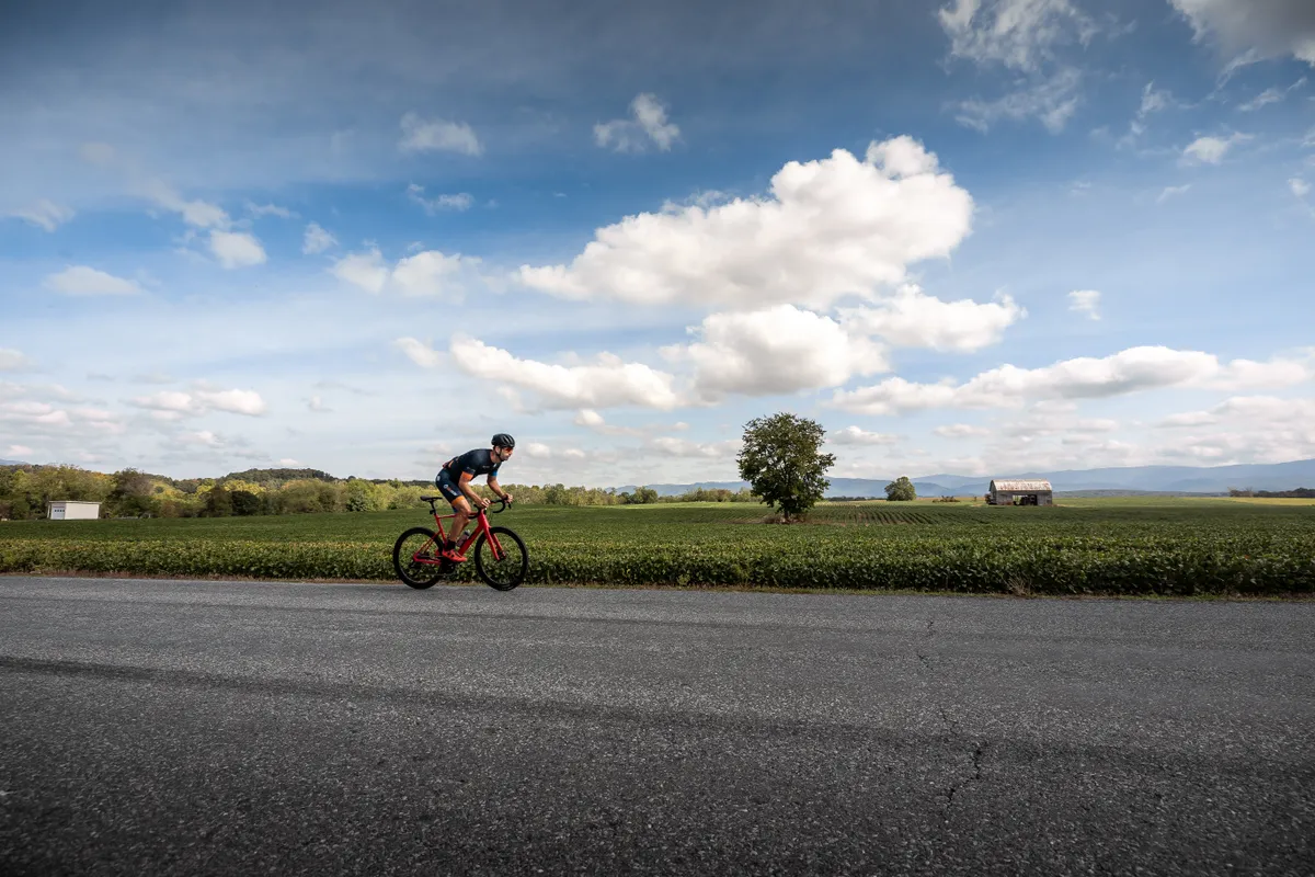 Ashley Quinlan riding a Lauf Úthald road bike