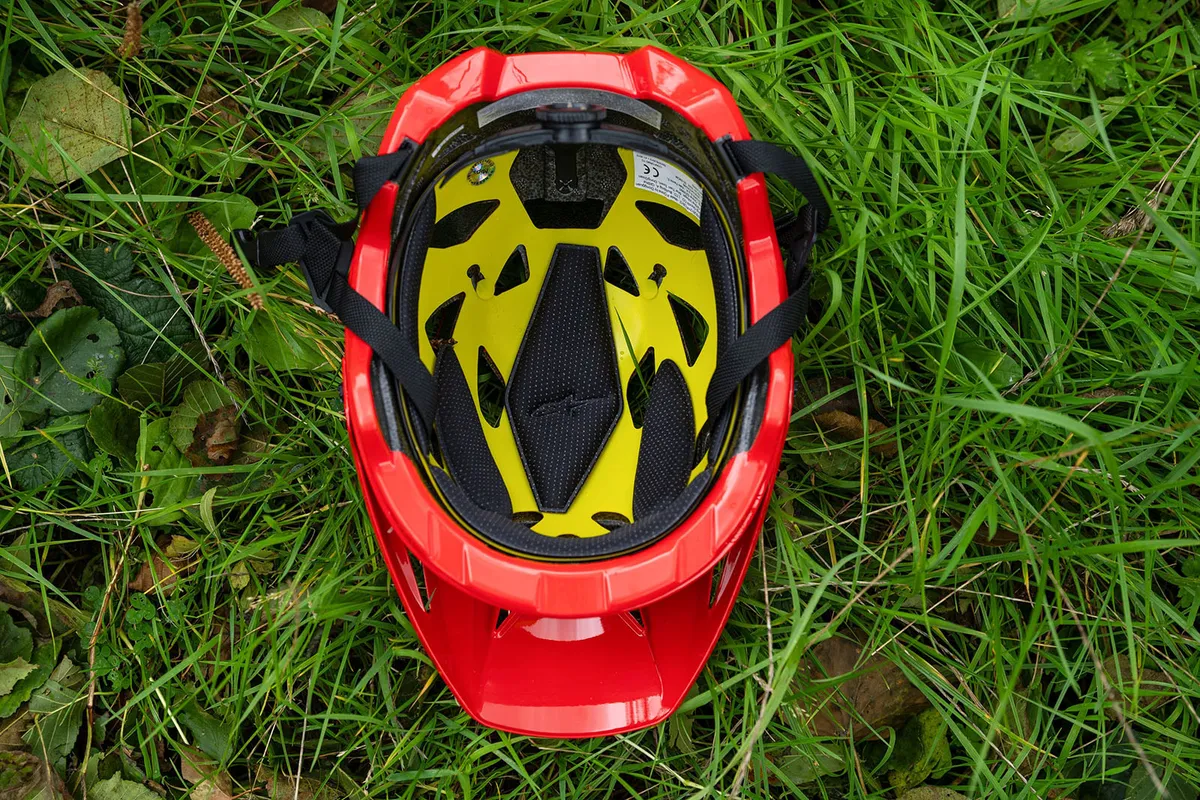 Alpinestars Vector Tech A2 helmet for mountain bikers