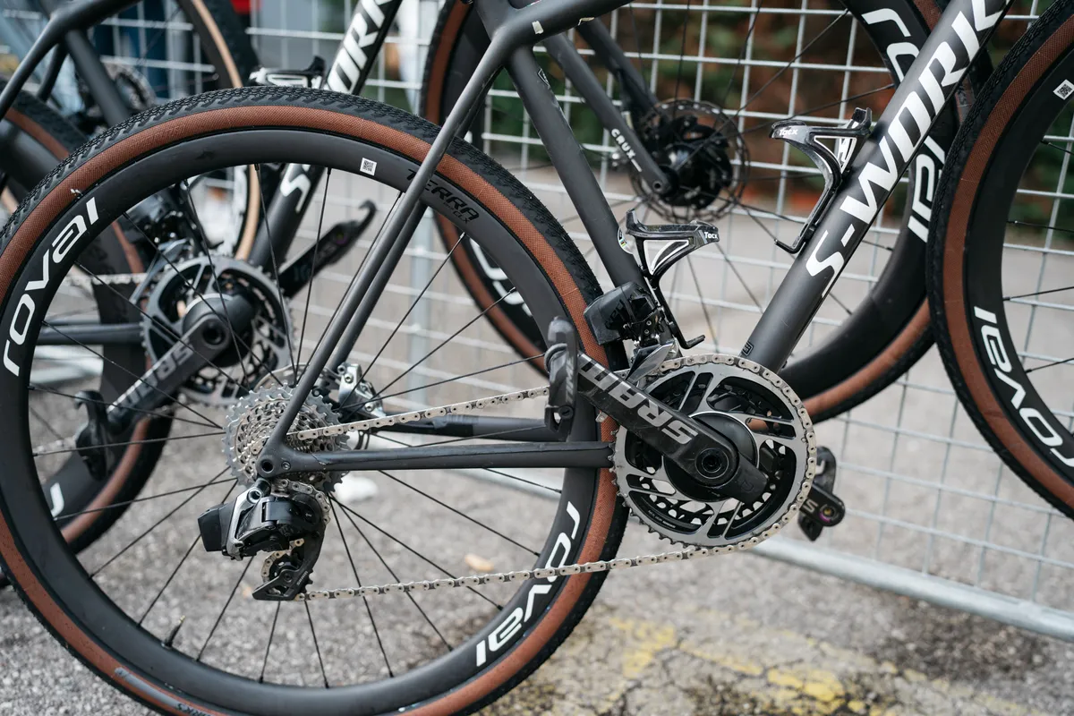 Road groupsets are common in top-tier gravel races.