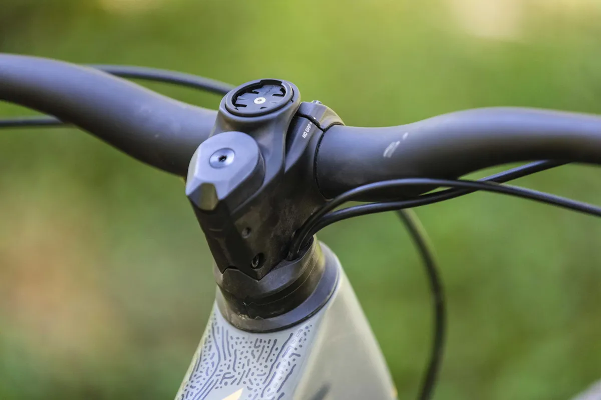 Orbea Occam LT headset cable routing