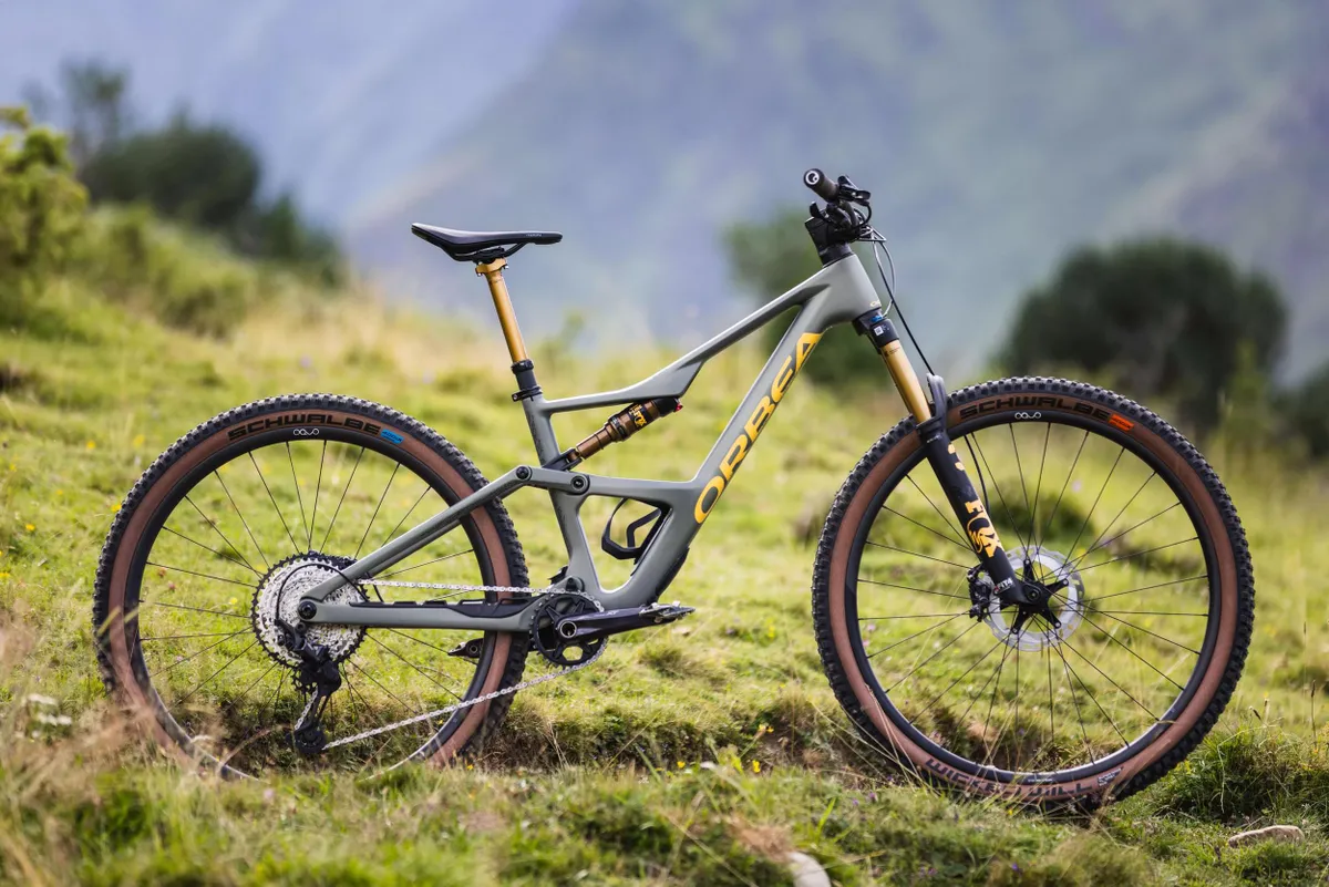 Orbea Occam SL with grass background