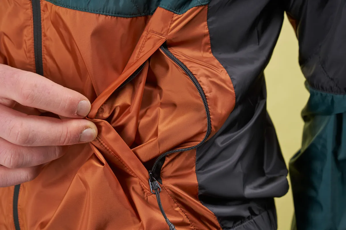vented pocket of Pearl Izumi Expedition Alpha jacket