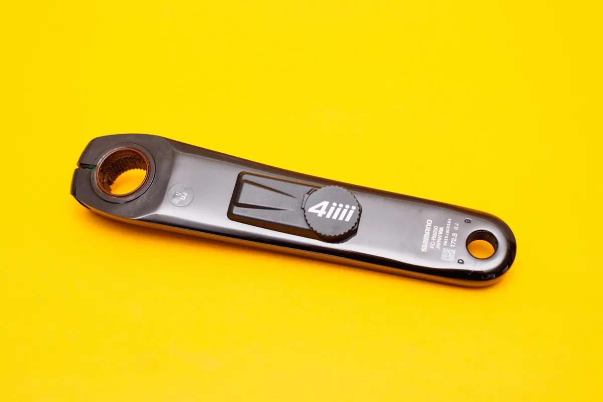 4iiii Precision 3  power meter Shimano Dura-Ace R9200 on yellow background.