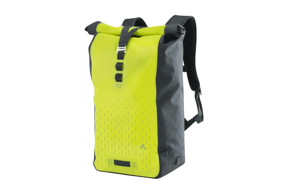 Altura Thunderstorm City 30 cycling rucksack product image.
