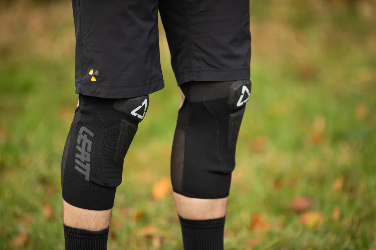 Leatt AirFlex Hybrid knee pads