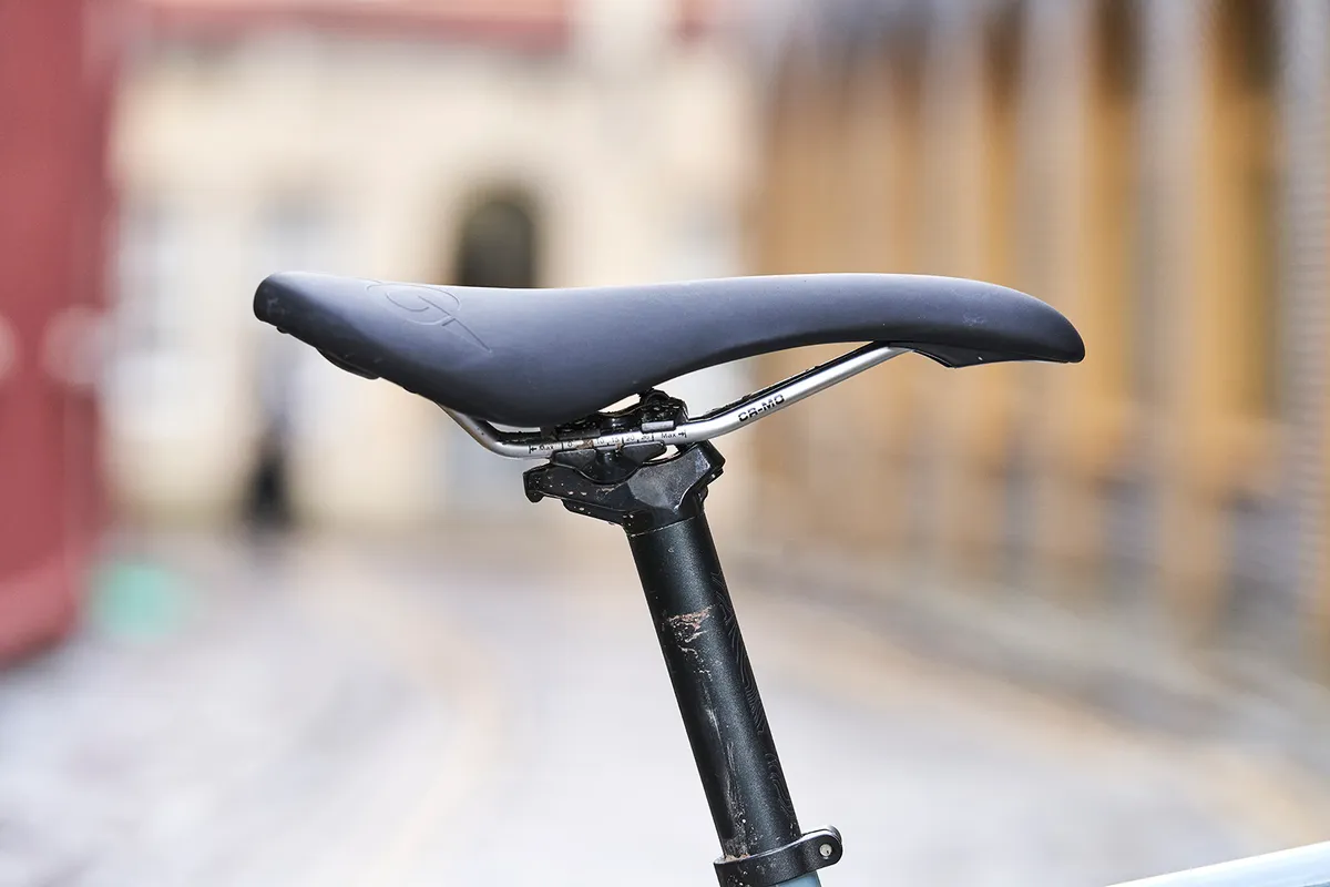 Genesis Croix de Fer 10 Flat Bar commuter bike