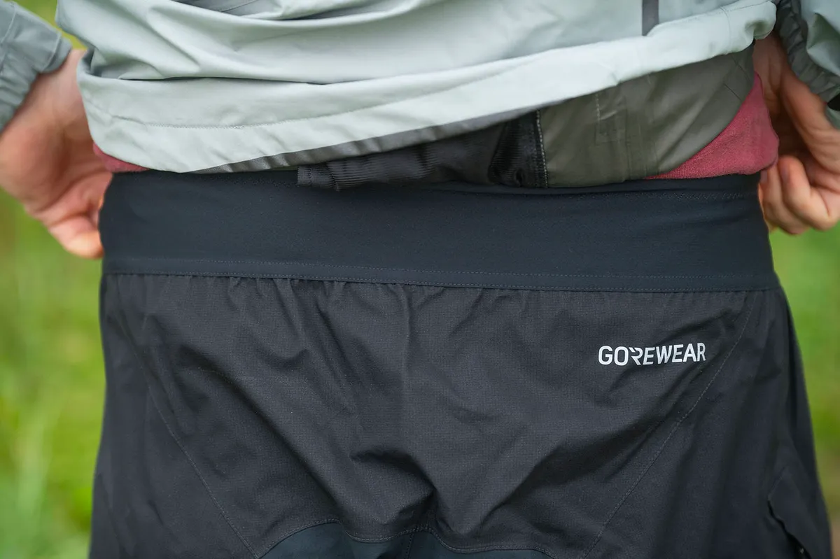 Gorewear Endure Gore-Tex Pants Mens for mountain bikers