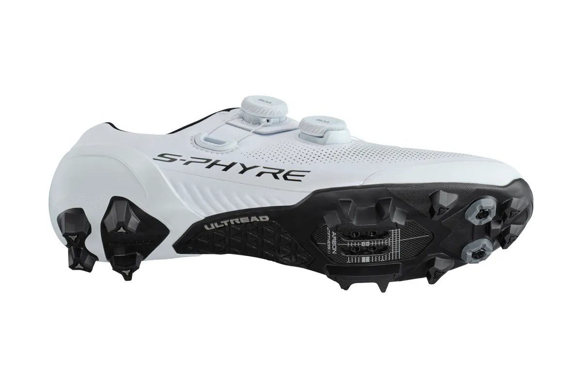 Side-on view of Shimano XC903 mountain bike shoe