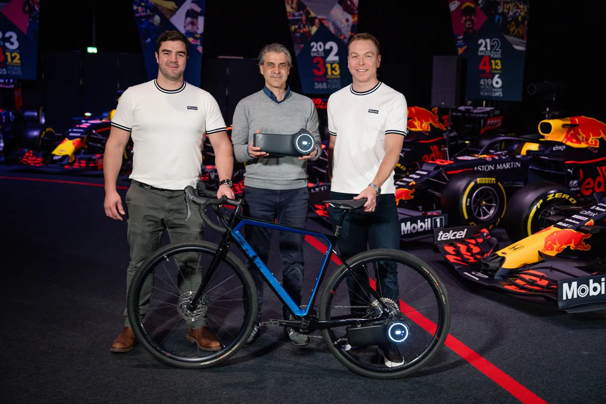 Alastair Darwood, Andy Damerum and Sir Chris Hoy with the Skarper device