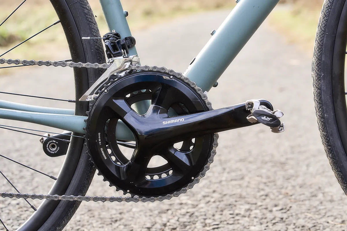 Shimano crankset on the Cannondale Synapse 1 road bike