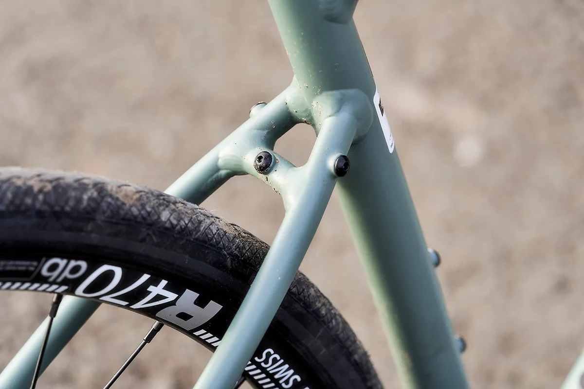 Seatstays on the Cannondale Synapse 1 road bike