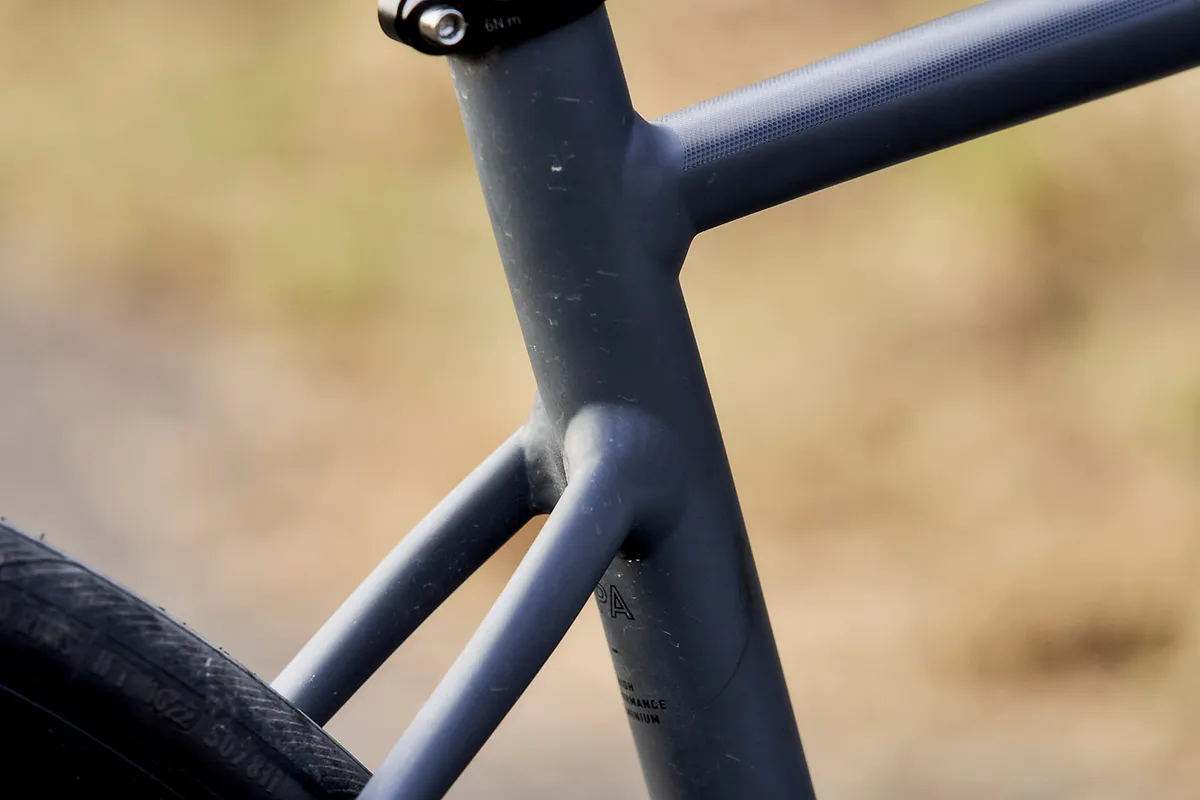 Rear part of the frame on the on the Cube Attain SLX road bike
