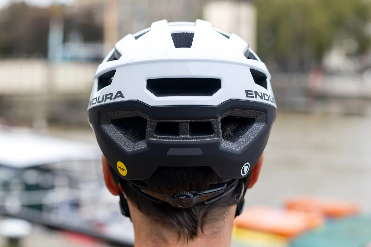 Endura FS260-Pro MIPS II road cycling helmet