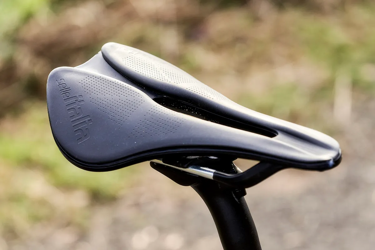 Selle Italia Model X saddle on the Kanzo A GRX 400 gravel bike