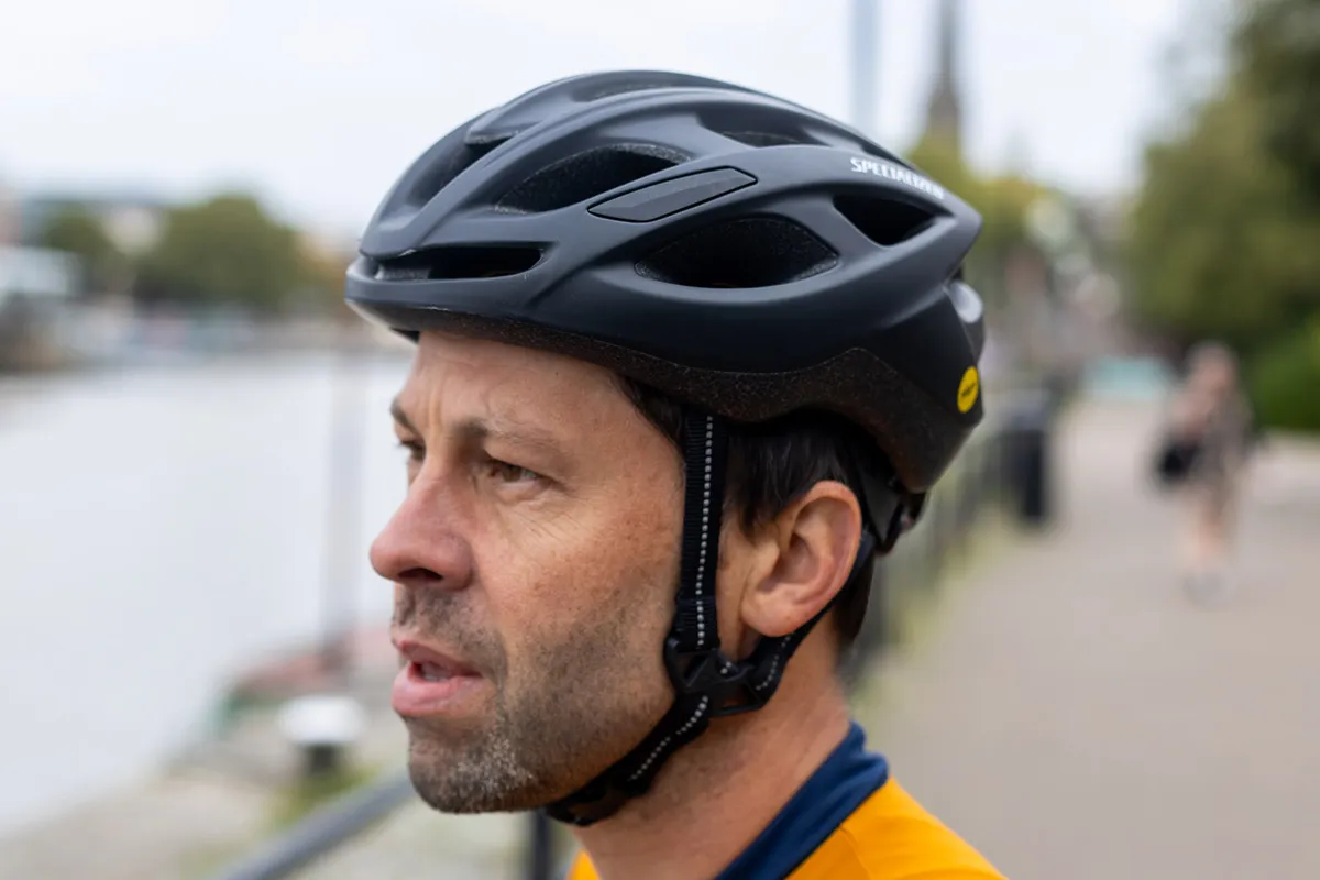 Specialized Chamonix MIPS road cycling helmet