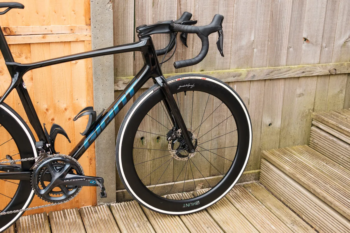 Simon von Bromley's Giant TCR Advanced Pro 2 Disc with Hunt wheels and Challenge Criterium RS