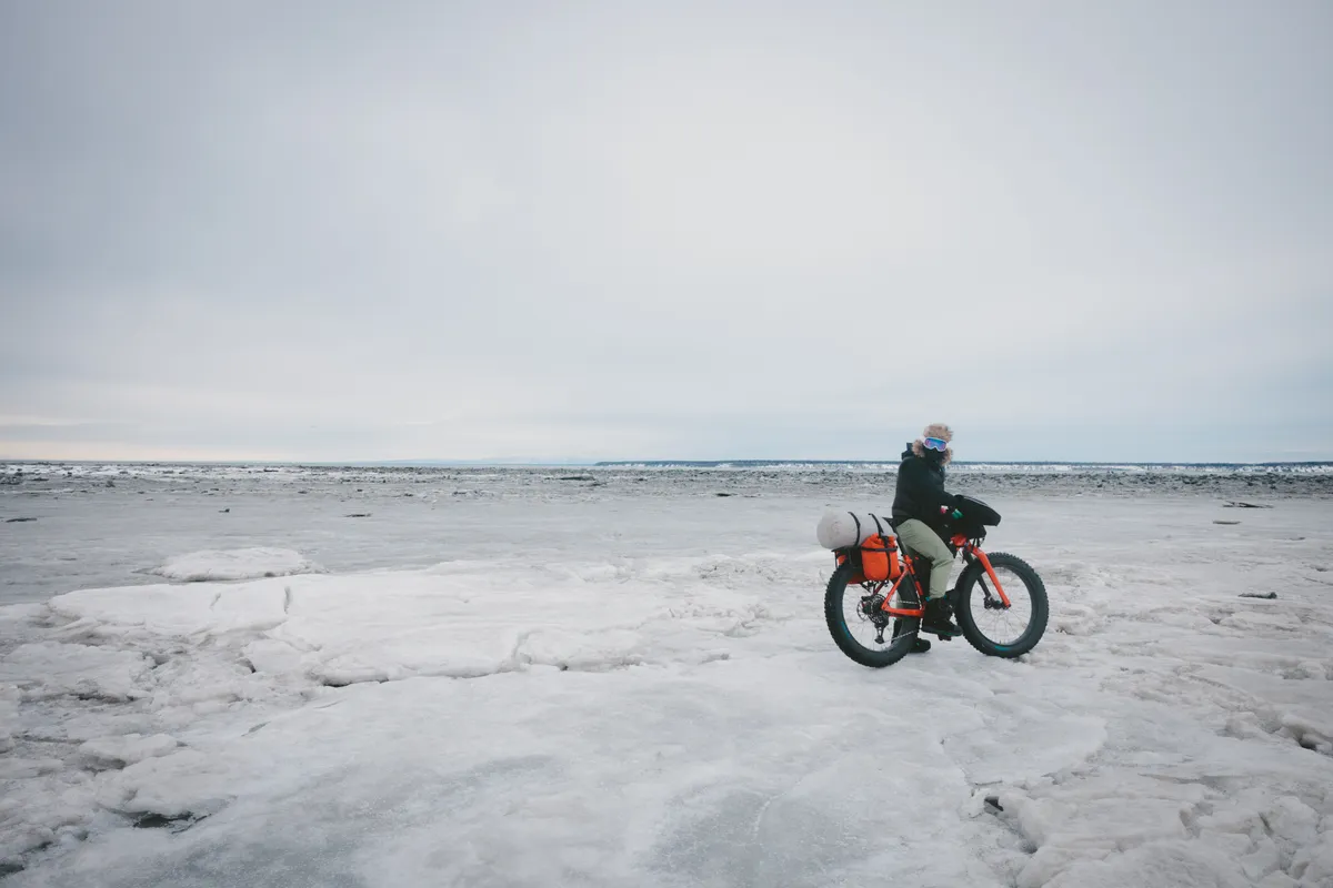 Lael Wilcox riding a Corvus Akio fat bike for the Iditarod Trail Invitational