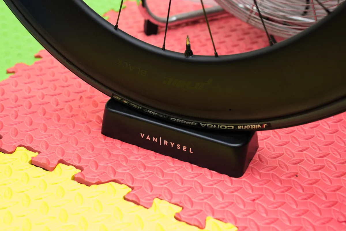 Van Rysel D900 smart trainer – front wheel riser block
