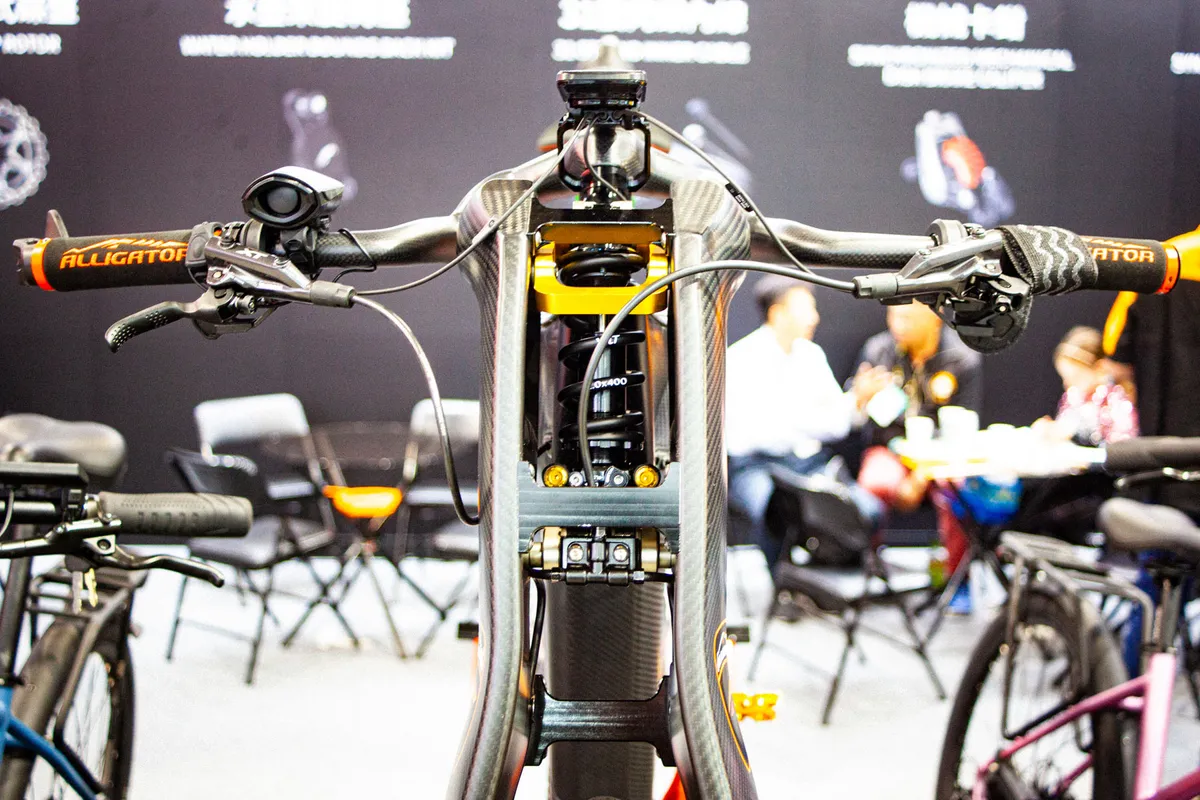 2024 Taipei Cycle Show – Alligator Cables HR-Bike dual-crown fork and suspension