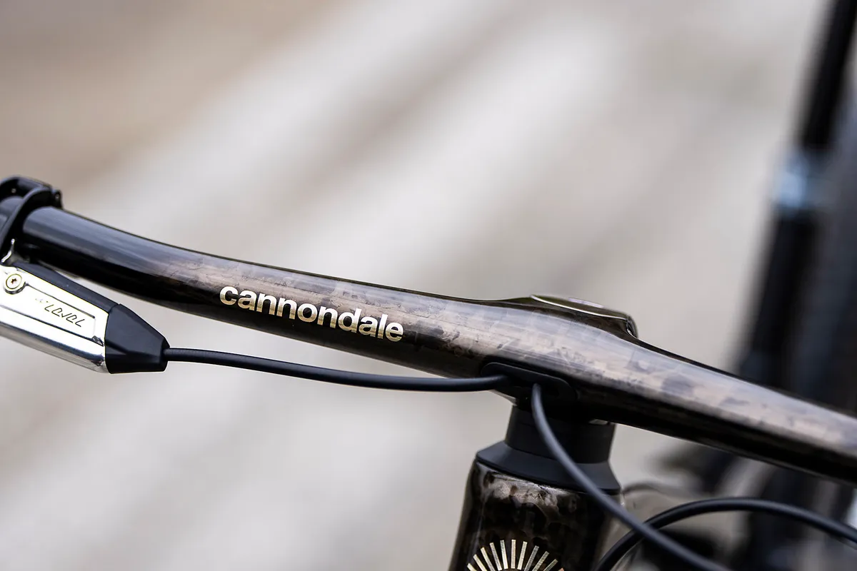 Cannondale Scalpel full suspension mountain bike cockpit