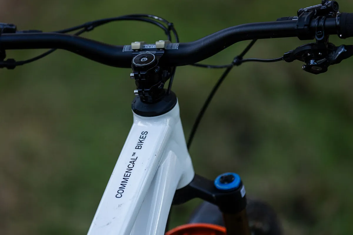 Commencal T.E.M.P.O. LTD full suspension trail mountain bike has a Renthal bar and stem