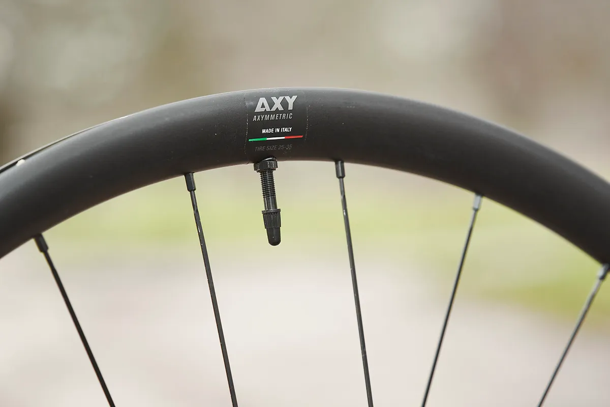 Miche Syntium Aero wheelset for road bikes