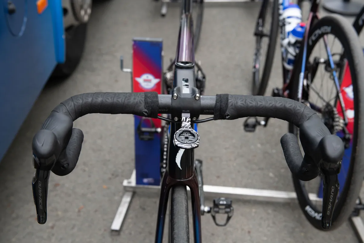Kasper Asgreen's alloy handlebars at Paris-Roubaix at 2024.