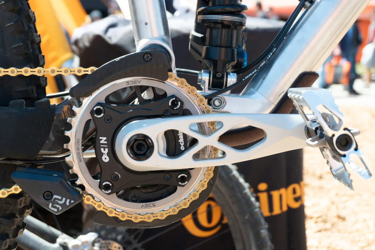 5Dev cranks and O-Chain on Neko Mulally's bonded Frameworks DH at Sea Otter 2024