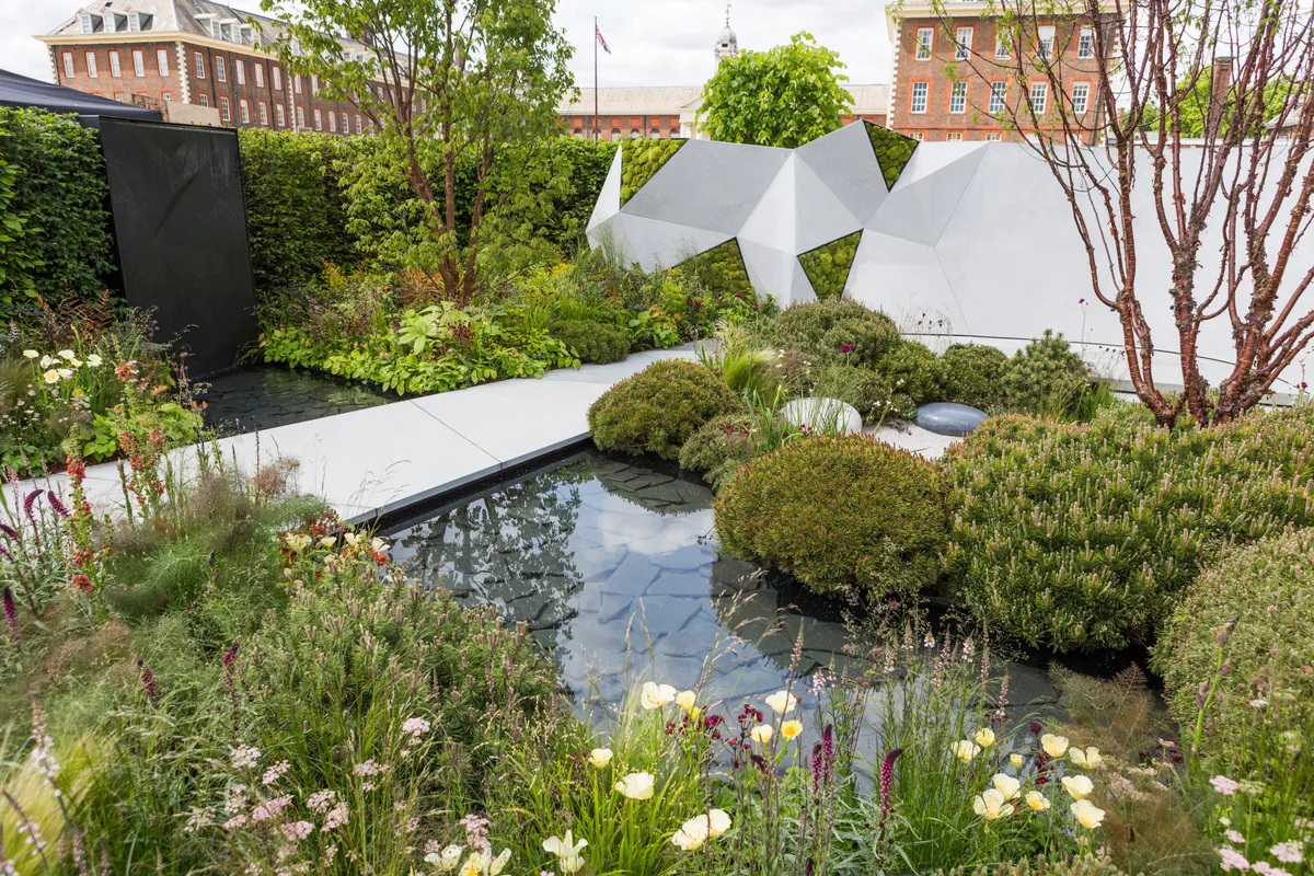 The Jeremy Vine Texture Garden designed by Matt Keightley at RHS Chelsea Flower Show 2017