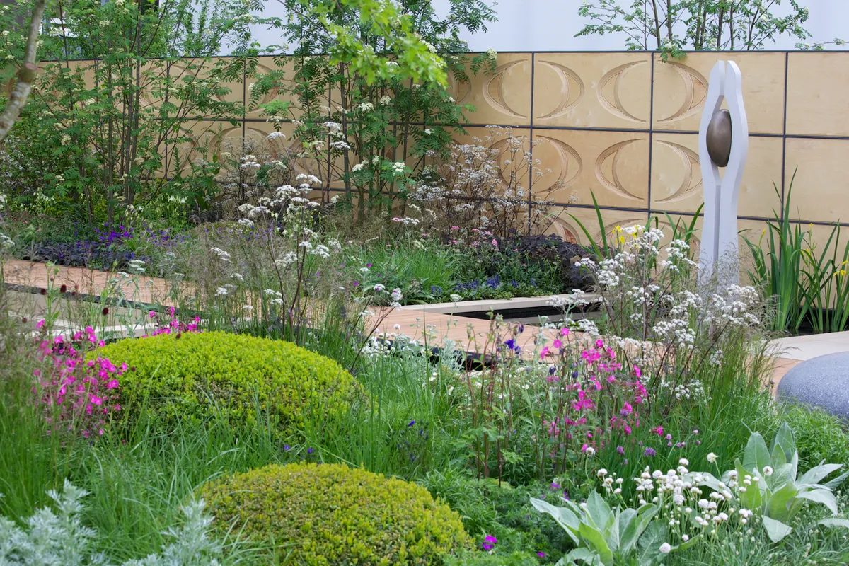 The Brewin Dolphin Garden. Designed by: Robert Myers Associates. Show Garden. RHS Chelsea Flower Show 2013.