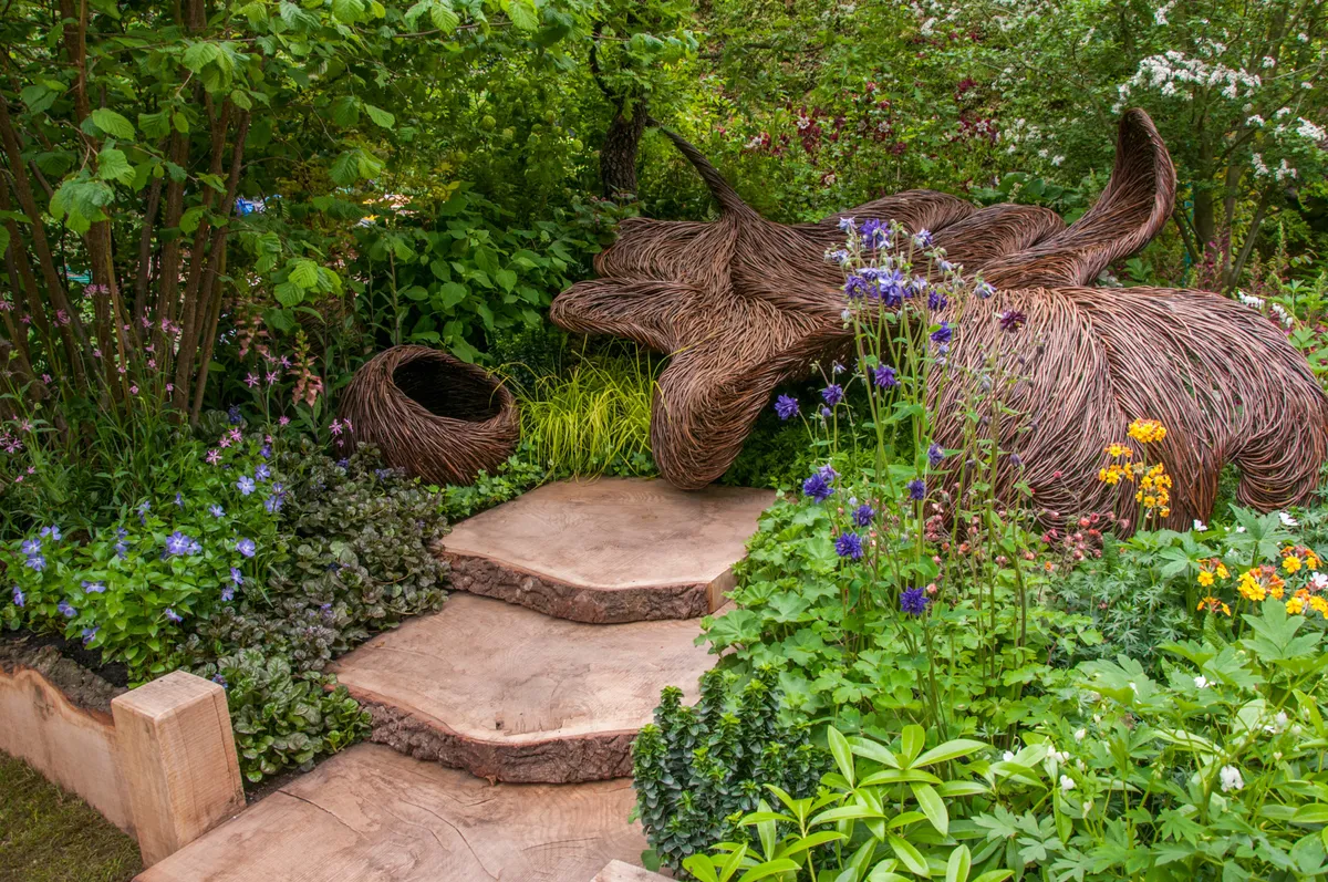 Breast Cancer Haven Garden, designed by: Sarah Eberle at RHS Chelsea Flower Show 2015.