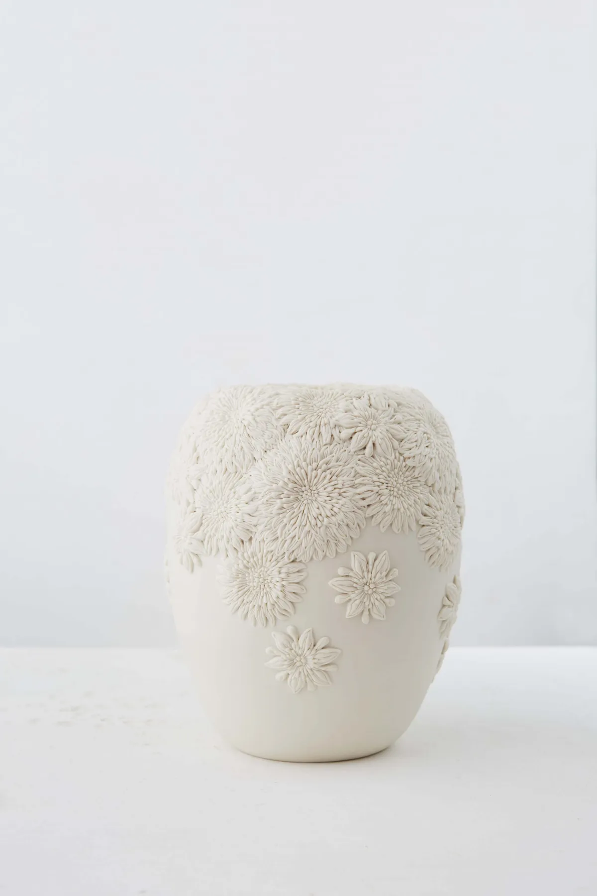 Hitomi Hosono's porcelain