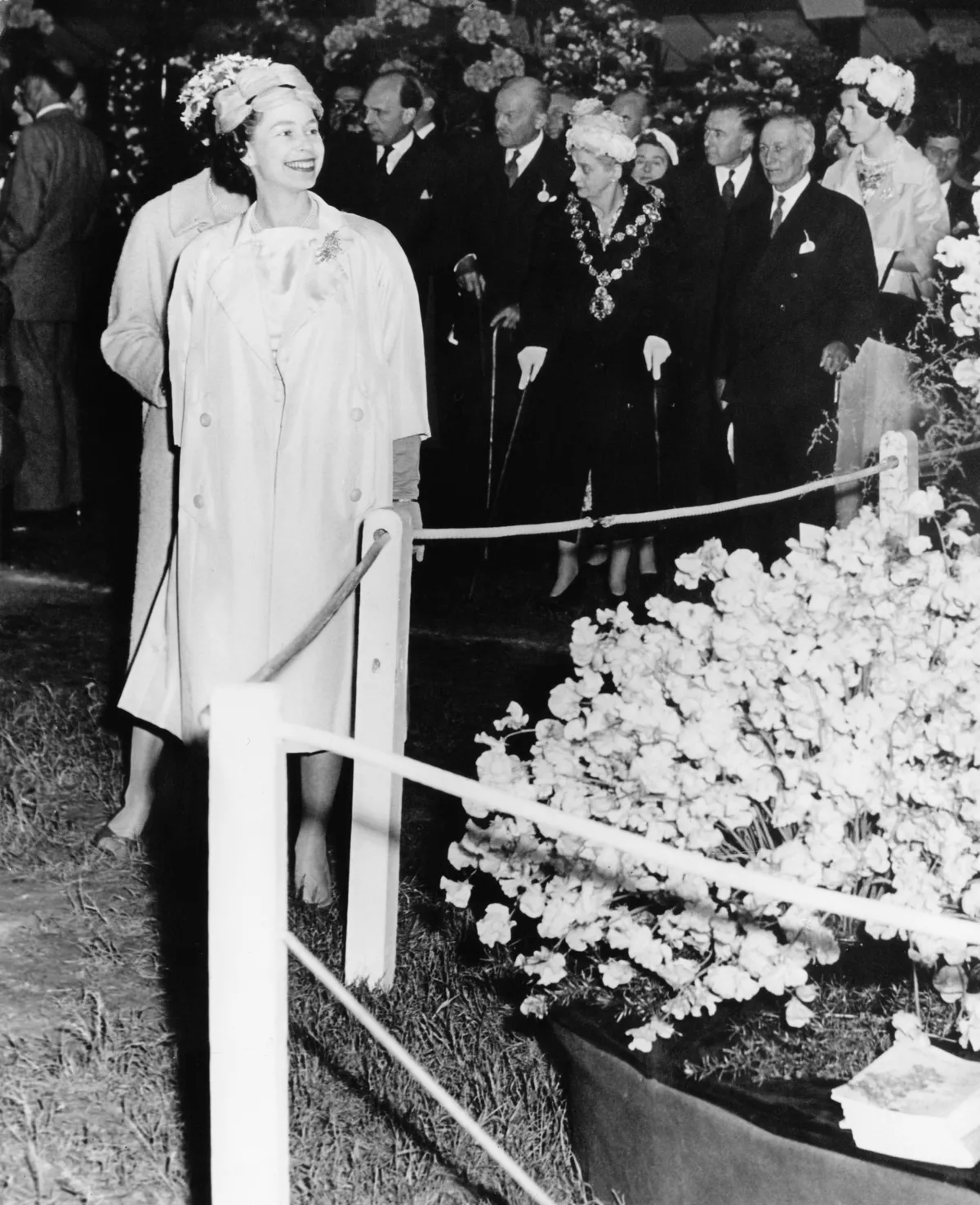 1960: Queen Elizabeth II on a tour of the Chelsea Flower Show.