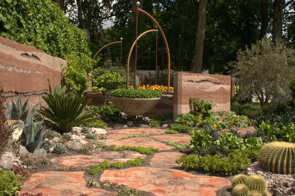 2007, 600 Days with Bradstone at RHS Chelsea Flower Show. Designed by Sarah Eberle