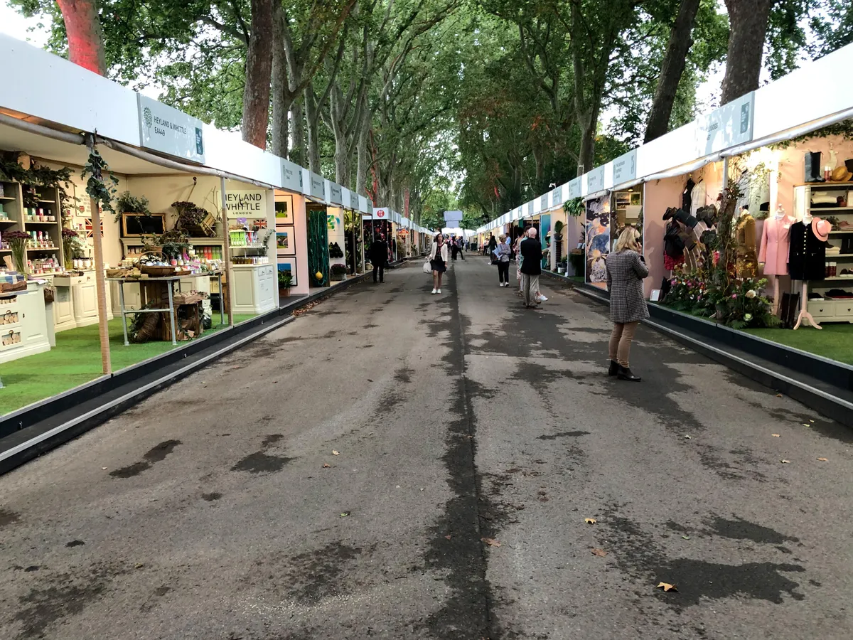 OK. This is first thing on Press Day… It WILL be busier than this if you visit. The good news is that all the usual shops and stalls are ready and waiting for you.