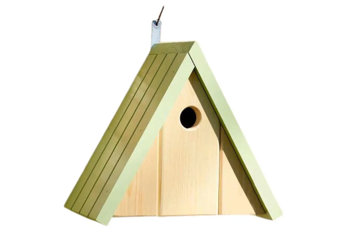 Lodge nest box classic apex on a white background