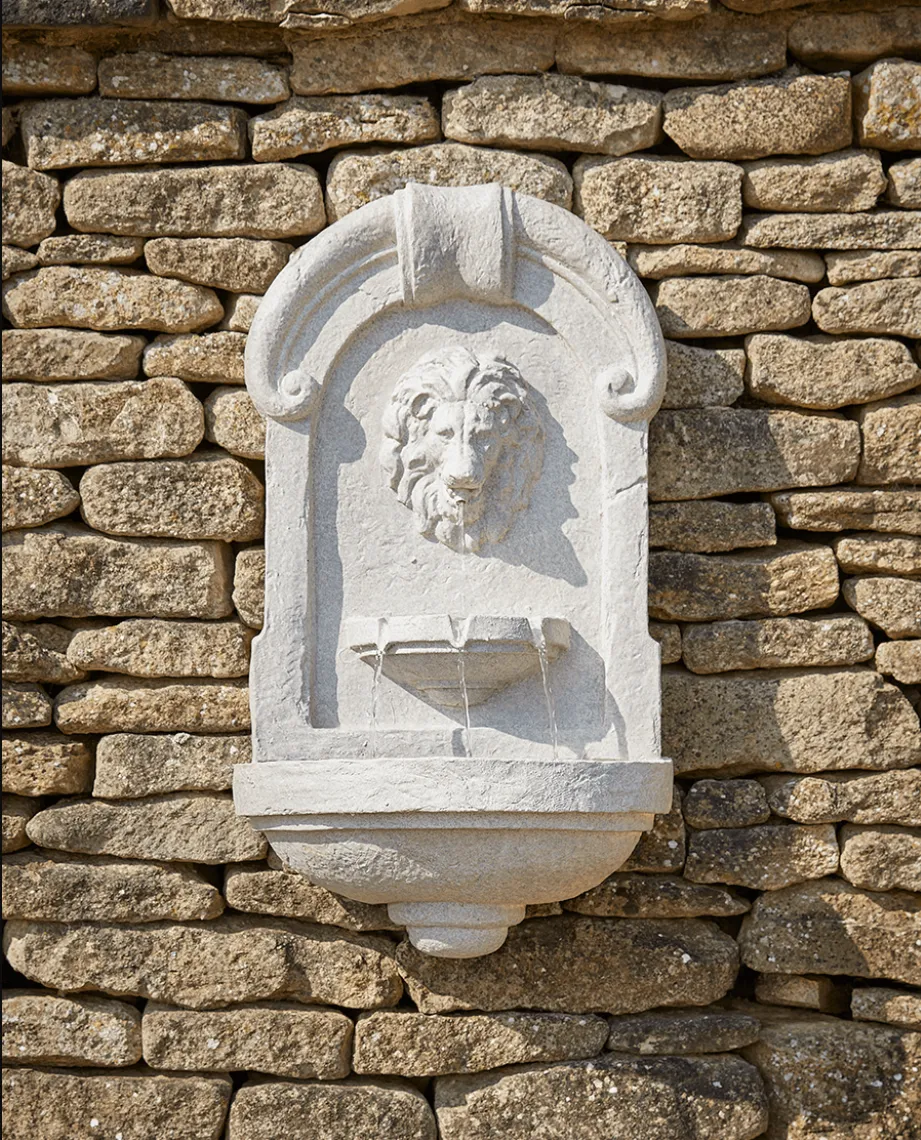 Lion Wall Mounted Water Feature