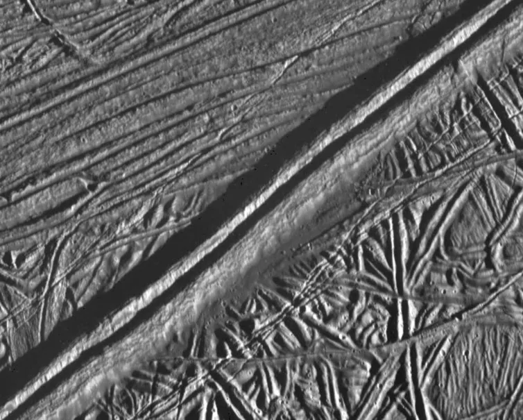 A 17km wide Galileo image of ‘ball of string’ terrain on Europa, where multiple generations of cracks in the ice shell have opened and closed © NASA/JPL/ASU
