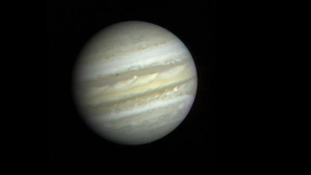 First close-up view of Jupiter from Voyager 1 © NASA