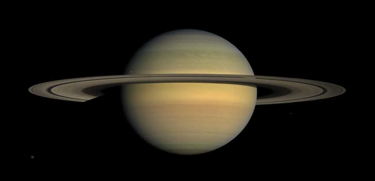Saturn in full © NASA