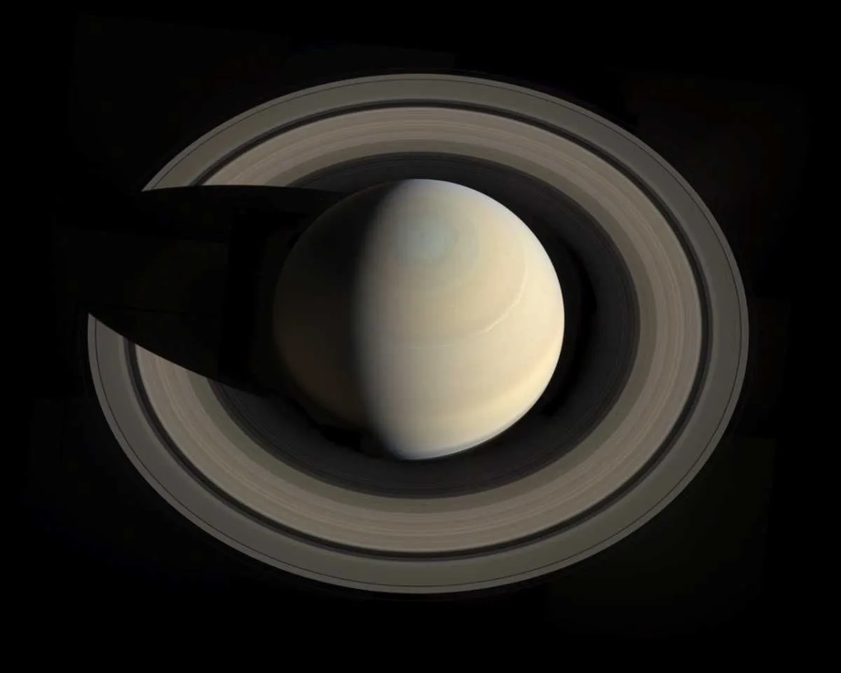 Rings around Saturn © NASA