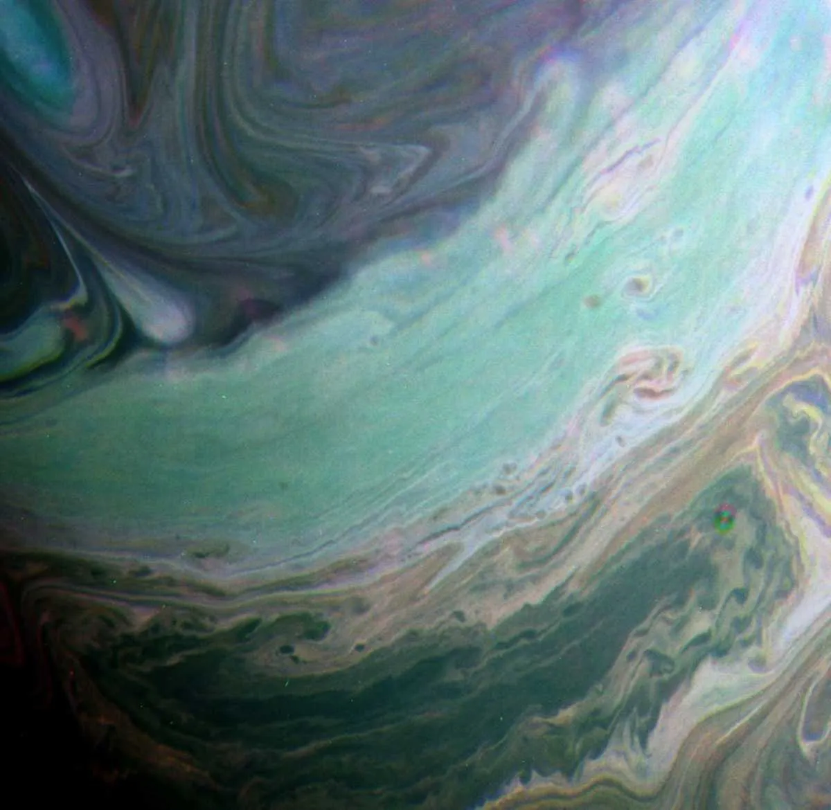 Infrared view of clouds in Saturn's northern hemisphere © NASA