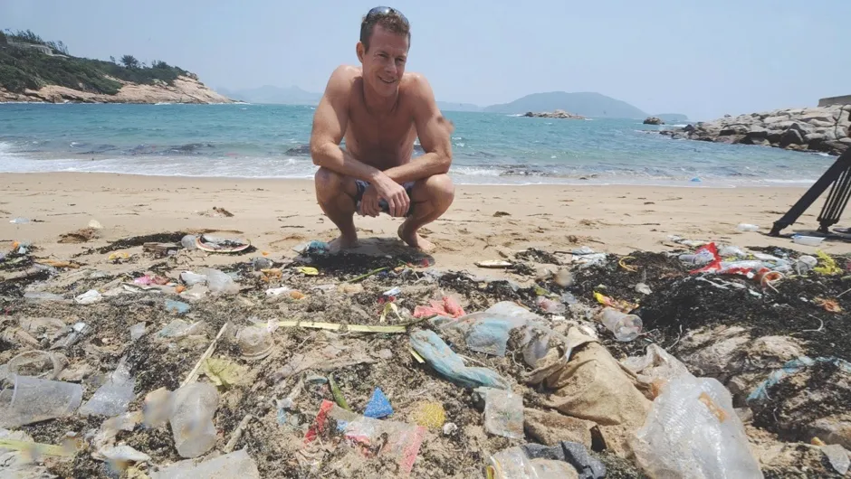Plastic waste lies on a beach in Hong Kong © Getty