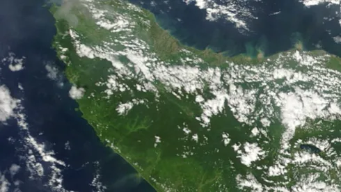 Northern Sumatra before the 2004 quake (credit: Jacques Descloitres, MODIS Rapid Response Team, NASA/GSFC)
