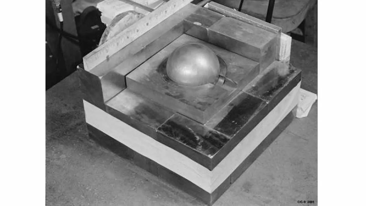 A re-creation of the Demon Core, by Los Alamos National Laboratory (Public domain or Public domain), via Wikimedia Commons