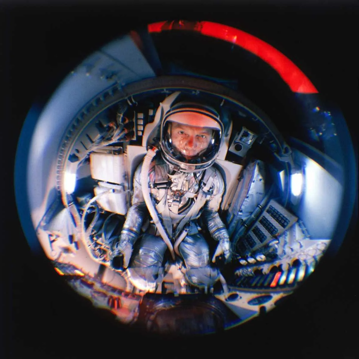Fish eye view of Project Mercury astronaut John Glenn training © Morse/Life Magazine/The LIFE Picture Collection/Getty Images)