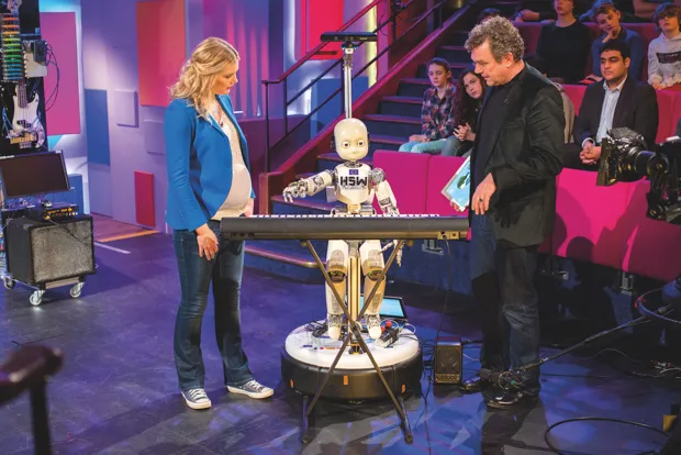 H5W: the keyboard-playing robot © Paul Wilkinson Photography Ltd.